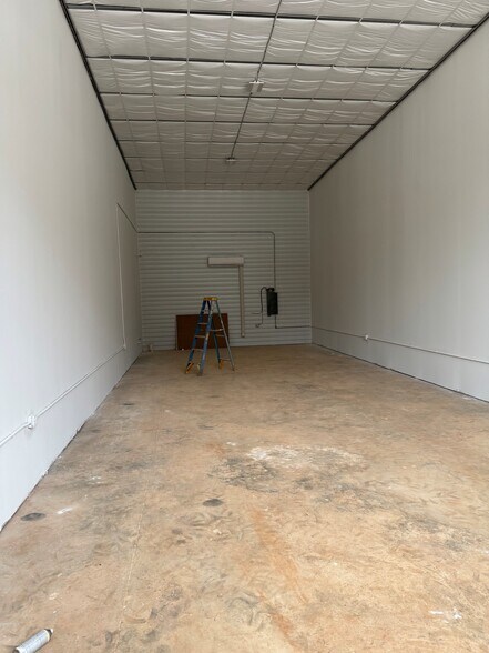 More Photos Of 100 Park Place Way, Carrollton Industrial For Sale