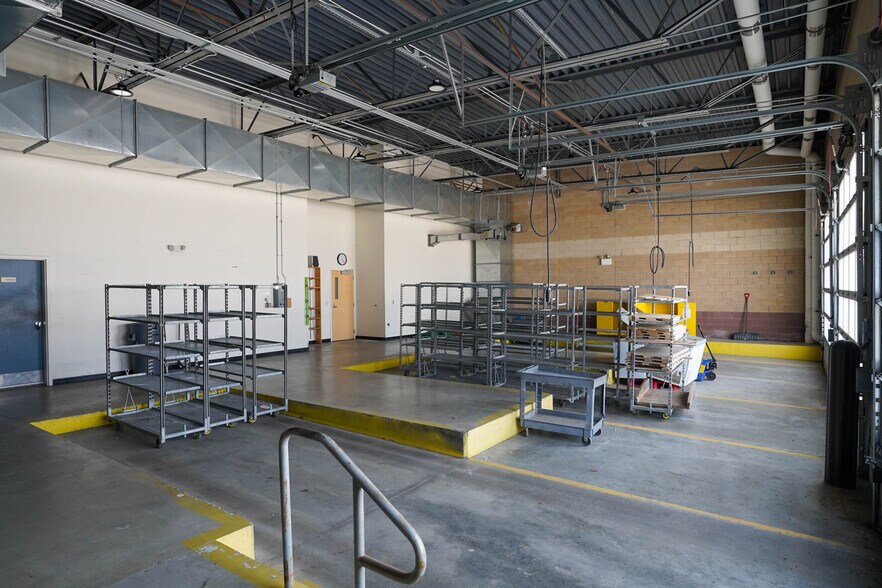 More Photos Of 30 Jimmo Dr, Colchester Refrigeration Cold Storage For Lease