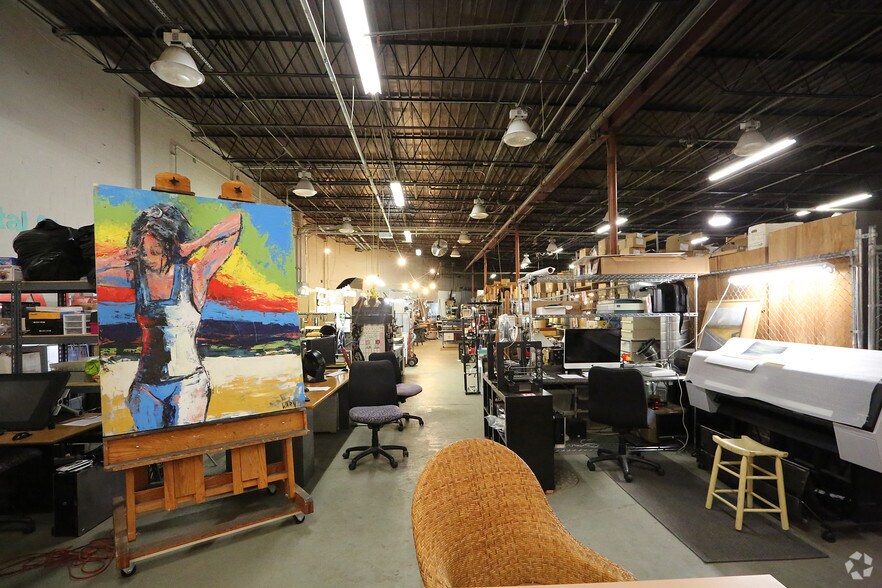 More Photos Of 71 Linden St, Lynn Warehouse For Lease