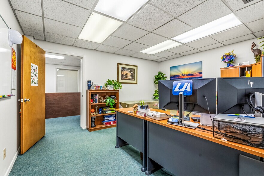 More Photos Of 1708 21st St, Vero Beach Office For Sale