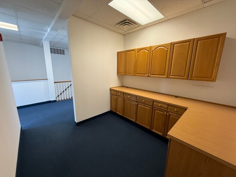 More Photos Of 963 Street Rd, Southampton Medical For Lease