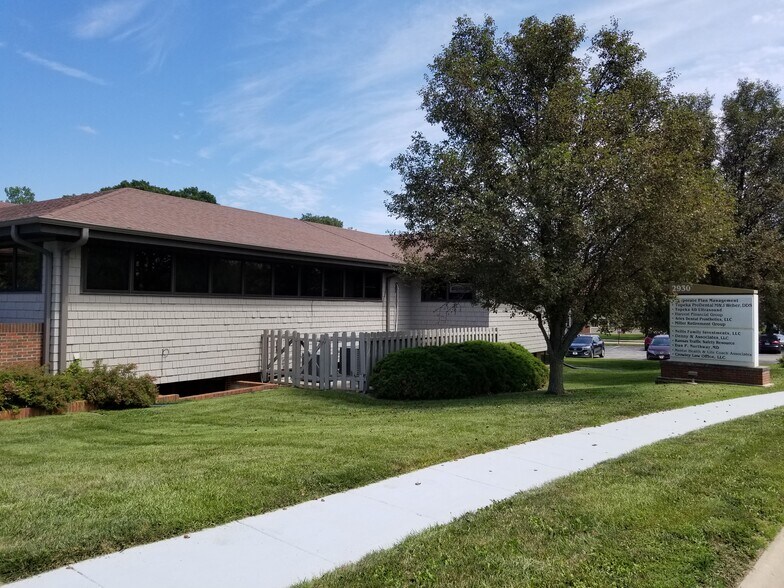 More Photos Of 2930 SW Wanamaker Dr, Topeka Office For Lease