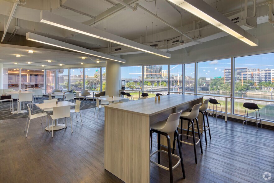 More Photos Of 100 S Ashley Dr, Tampa Office Residential For Lease
