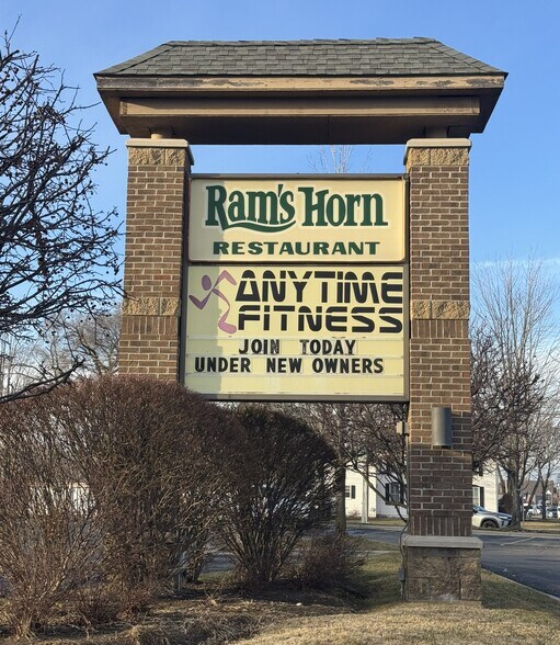 More Photos Of 31887-31917 Utica Rd, Fraser Freestanding For Lease