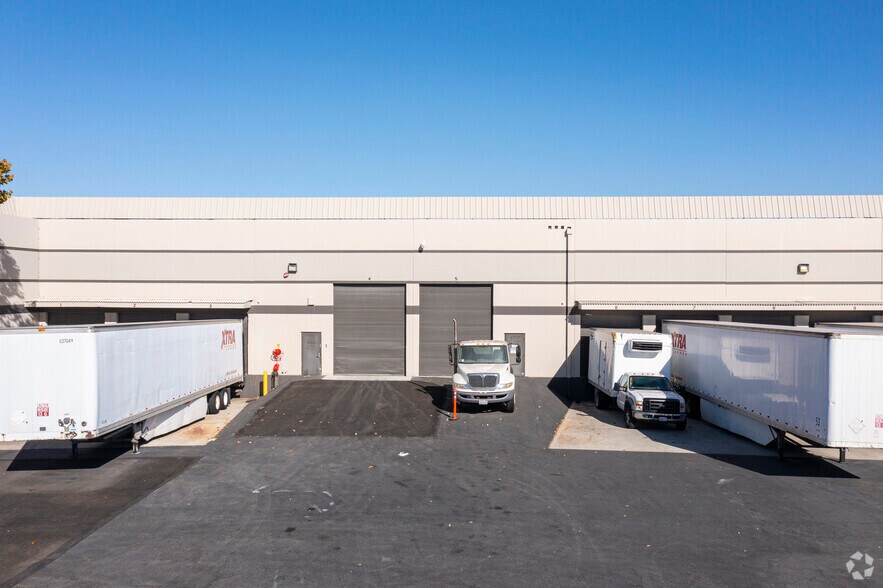More Photos Of 200-230 Railroad Ave, Milpitas Unknown For Lease