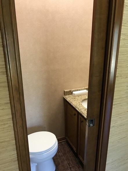 More Photos Of 3560 Delaware St, Beaumont Medical For Sale