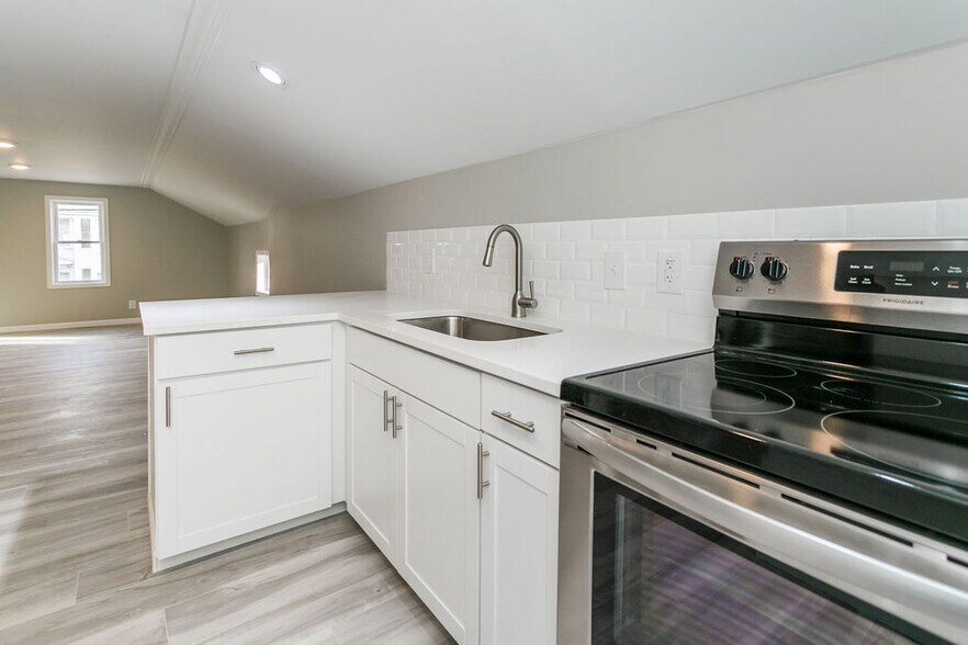 More Photos Of 4527 South St, Jamesville General Retail For Sale