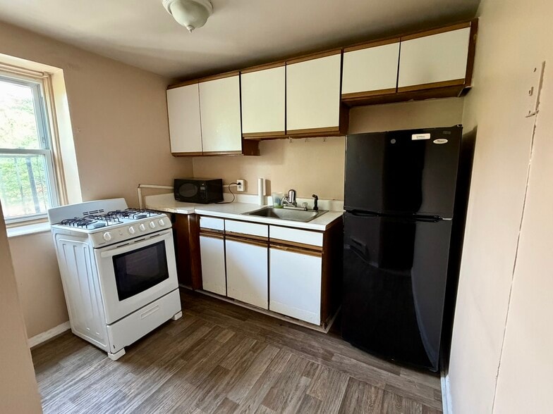 More Photos Of 1748 Eastern Ave, Baltimore Flex For Sale