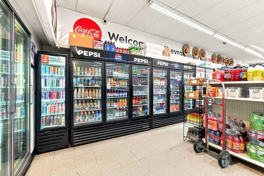 More Photos Of 2590 Recker Hwy, Winter Haven Service Station For Sale