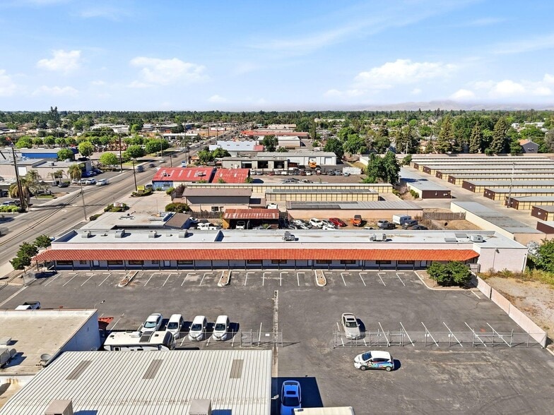 More Photos Of 724 N Ben Maddox Way, Visalia Office For Lease