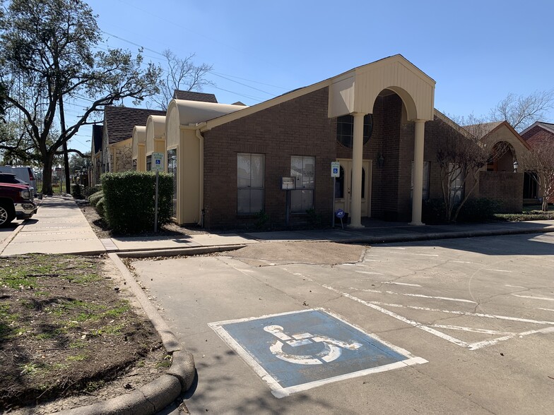 Primary Photo Of 11111 Jones Rd, Houston Medical For Lease