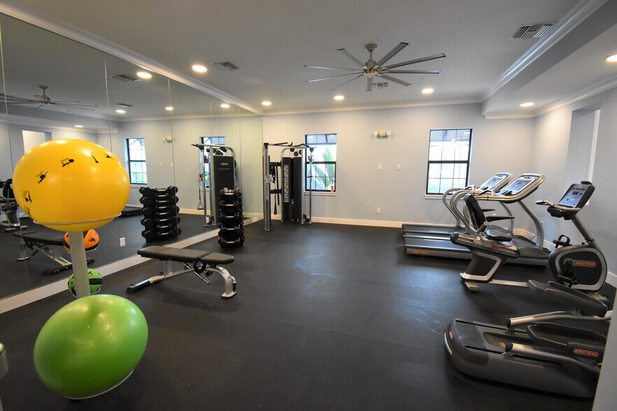 More Photos Of 201 SW Joan Jefferson Way, Stuart Apartments For Sale