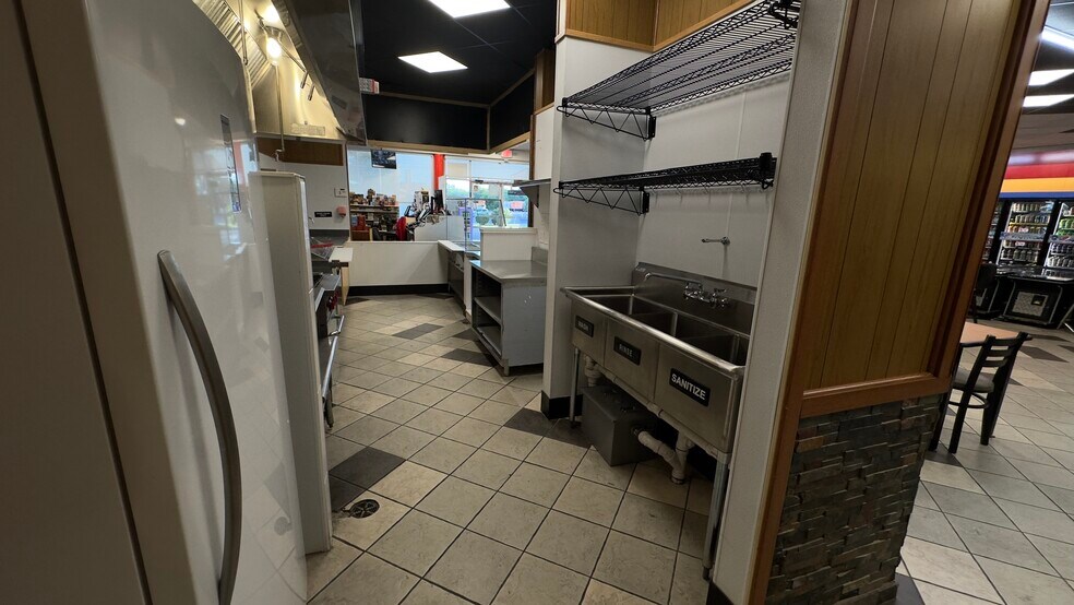 More Photos Of 3395 Schuylkill Rd, Spring City Service Station For Lease