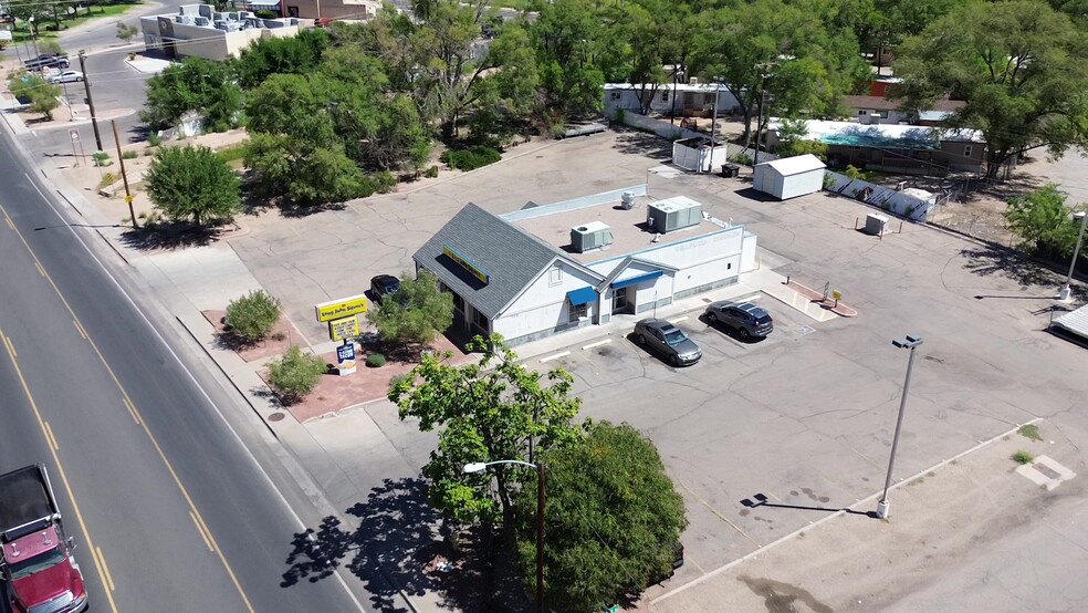 Primary Photo Of 3550 Isleta Blvd SE, Albuquerque Fast Food For Lease