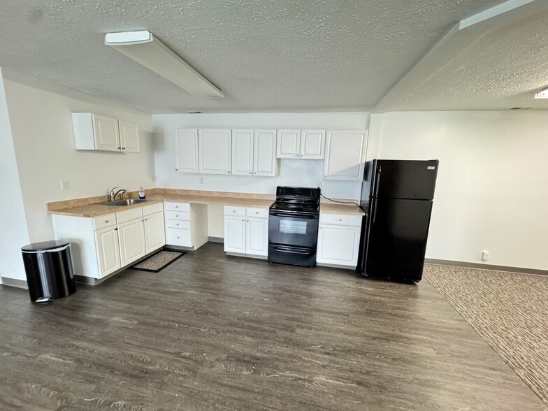 More Photos Of 200 Professional Ct, Lafayette Office For Lease