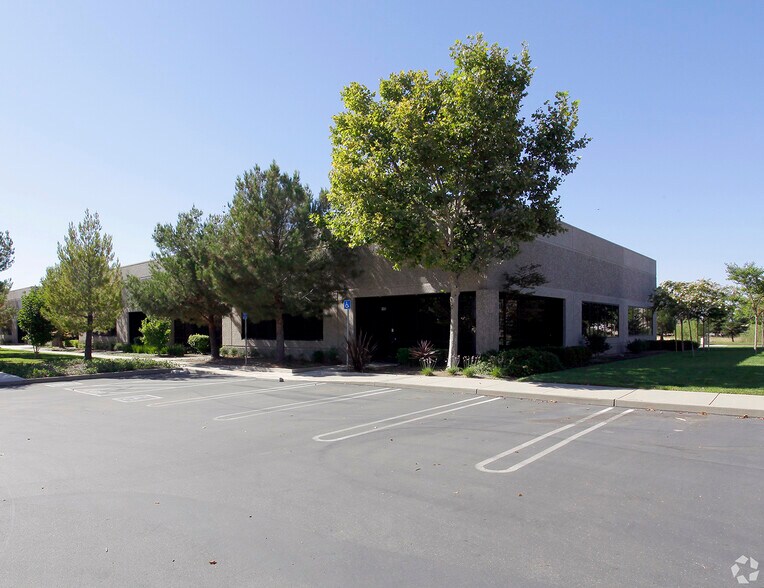 More Photos Of 1346 Blue Oaks Blvd, Roseville Office For Lease