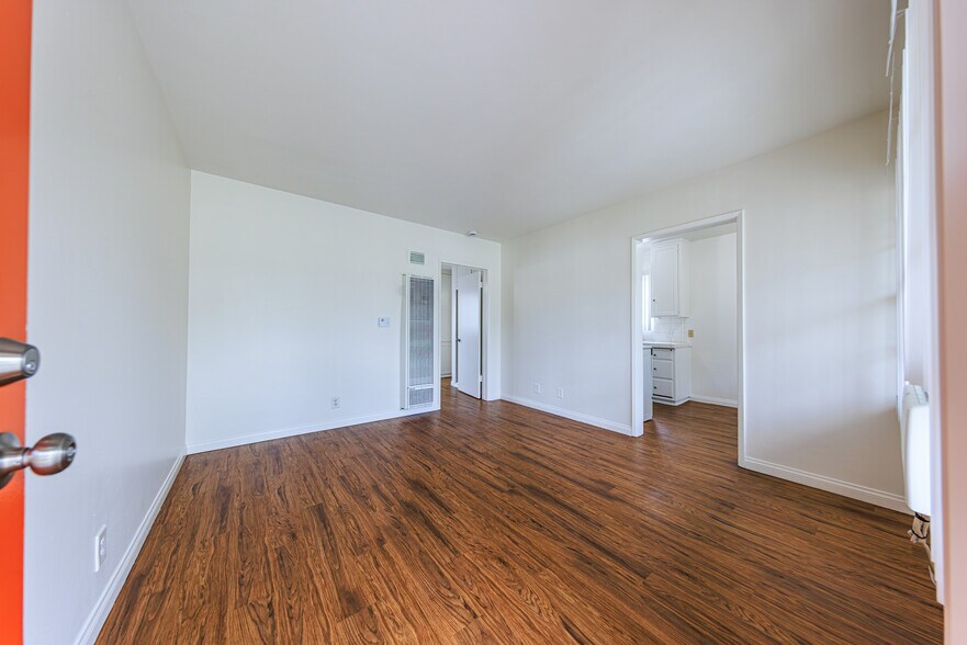 More Photos Of 650 W Wilson Ave, Glendale Apartments For Sale