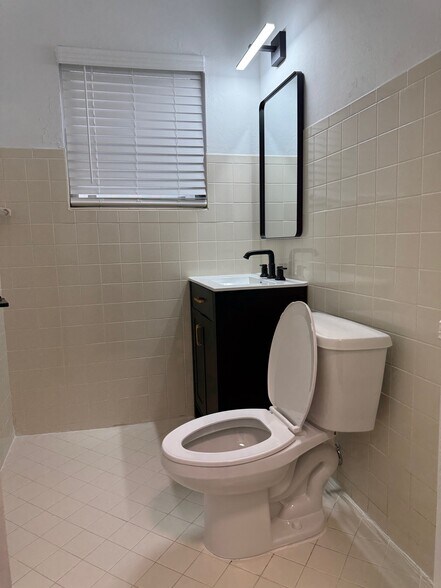 More Photos Of 608 SE 6th St, Fort Lauderdale Office For Sale