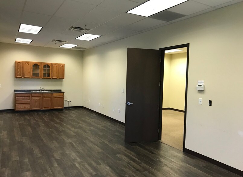 More Photos Of 12821 Starkey Rd, Largo Light Distribution For Lease