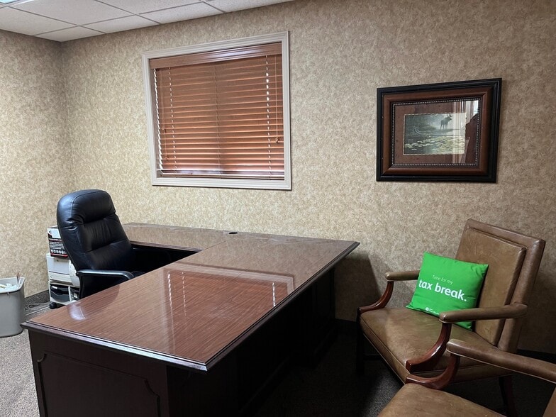 More Photos Of 503 Abbe Rd S, Elyria Office For Sale
