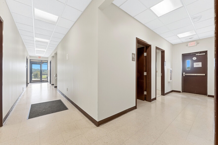 More Photos Of 161 Adena Ln, Clarksburg Office For Lease