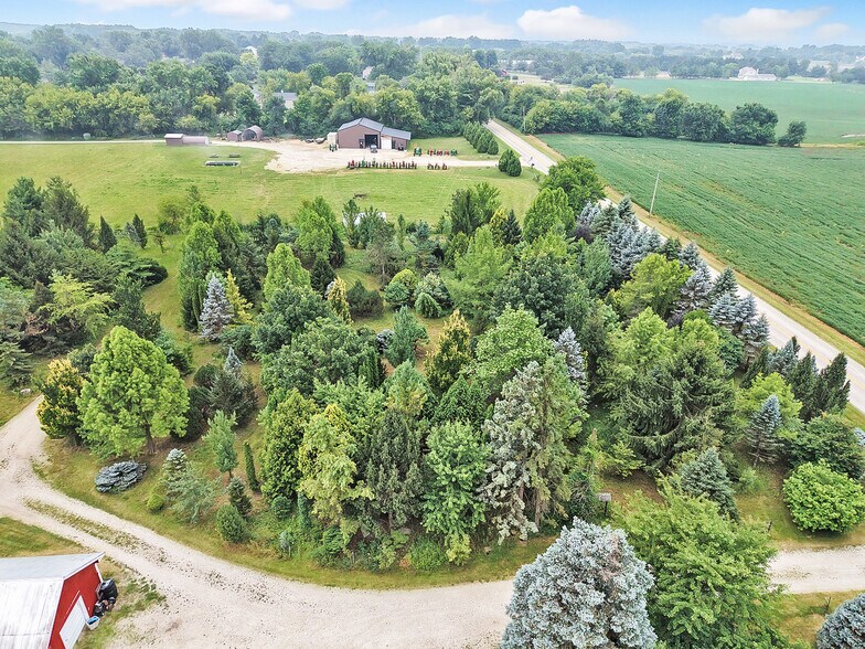 More Photos Of 3004 Stieg Rd, Woodstock Garden Center For Sale