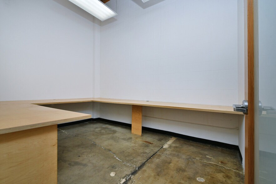 More Photos Of 1738-1740 Cordova St, Los Angeles Showroom For Lease