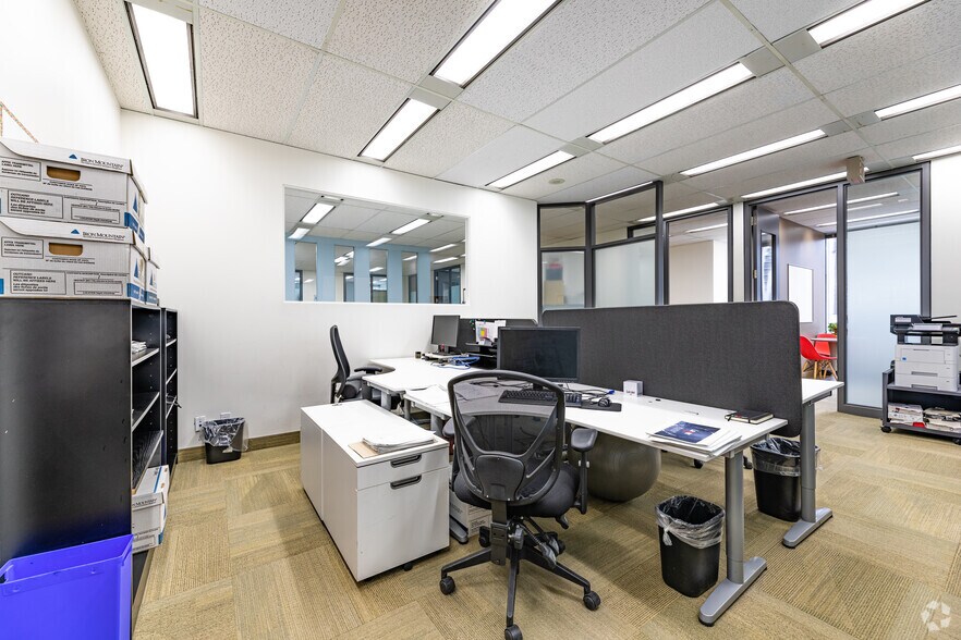 More Photos Of 2 Bloor St W, Toronto Office For Lease