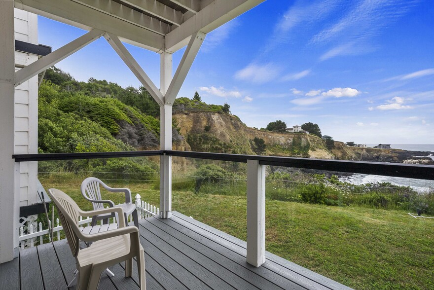 More Photos Of 266 Dolphin Dr, Whitethorn Hotel For Sale