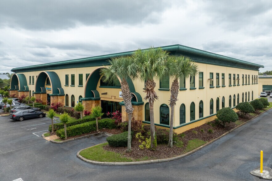 More Photos Of 6881 Kingspointe Pky, Orlando Business Park For Lease