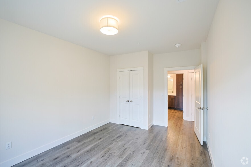 More Photos Of 61 N Dorset St, South Burlington Multifamily For Sale