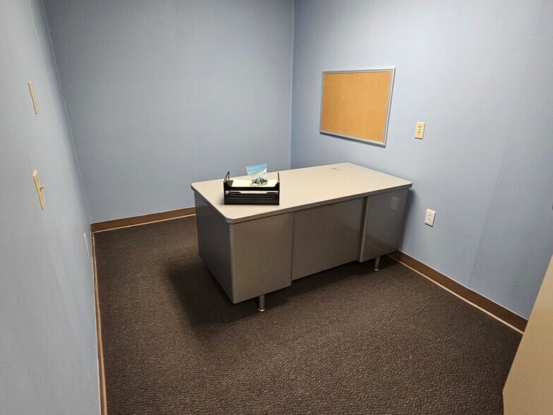 More Photos Of 97 S 4th St, Ishpeming Office For Lease