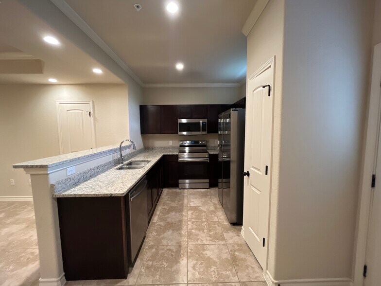 More Photos Of 6407 Luglio Ln, San Antonio Apartments For Sale