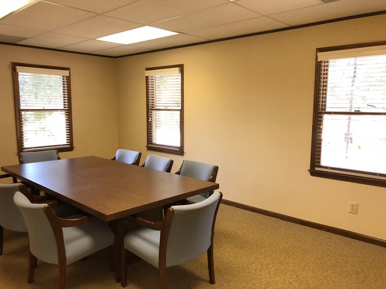 More Photos Of 404 E Chatham St, Cary Office For Lease