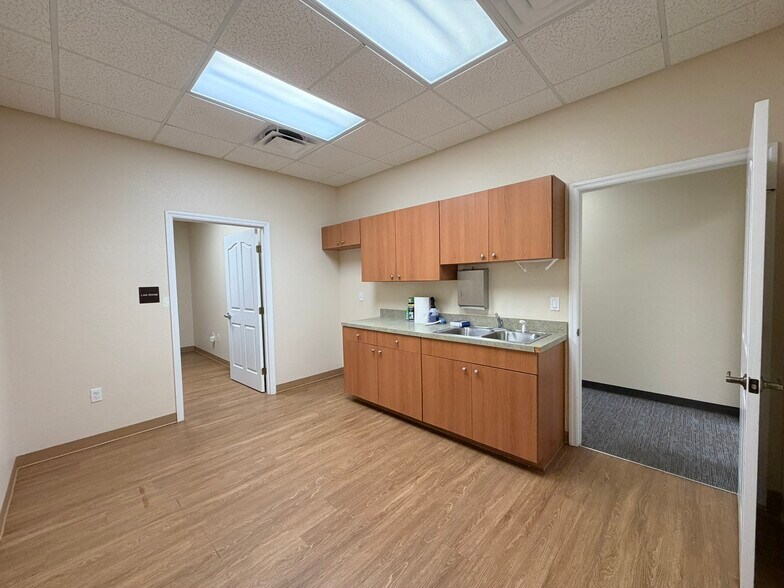 More Photos Of 3107 Medical Way, Sebring Office For Lease