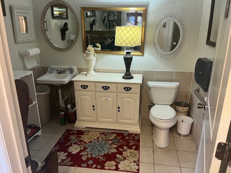 More Photos Of 8111 Highway 119, Alabaster Freestanding For Sale