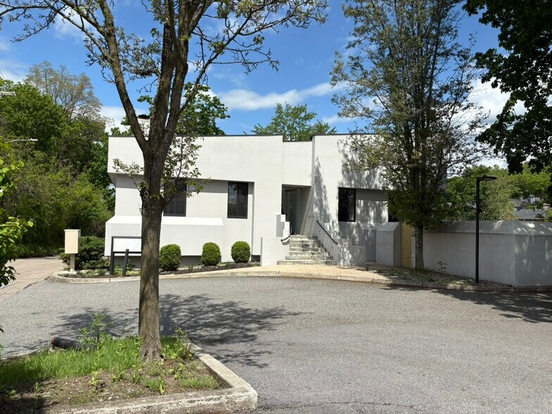 More Photos Of 9 Hunts Ln, Chappaqua Loft Creative Space For Lease