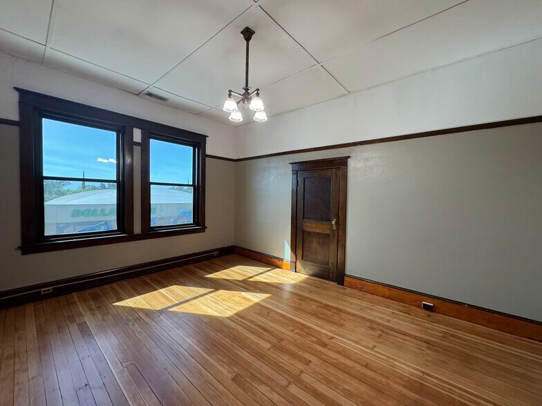 More Photos Of 533 G St, Lincoln Storefront Retail Office For Lease
