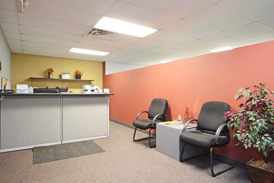 More Photos Of 4155 Old Sibley Memorial Hwy, Eagan Research And Development For Lease