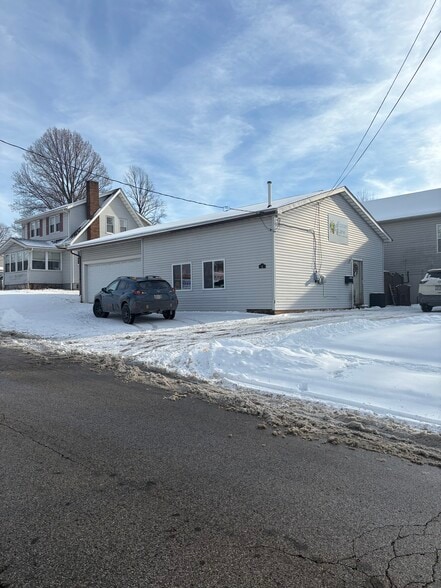 More Photos Of 2055 S Main St, Akron Office For Lease