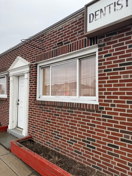 More Photos Of 2216 Macdade Blvd, Holmes Medical For Lease