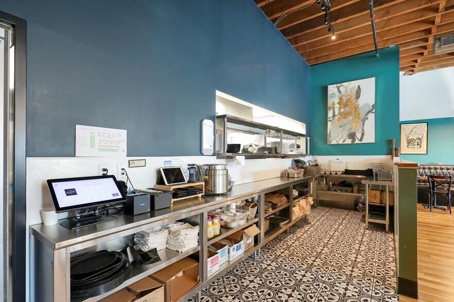 More Photos Of 973 Smith Ave S, Saint Paul Freestanding For Sale