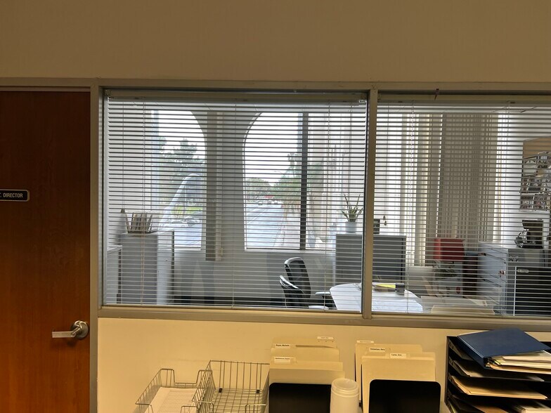 More Photos Of 2415 W 6th St, Los Angeles Office For Lease