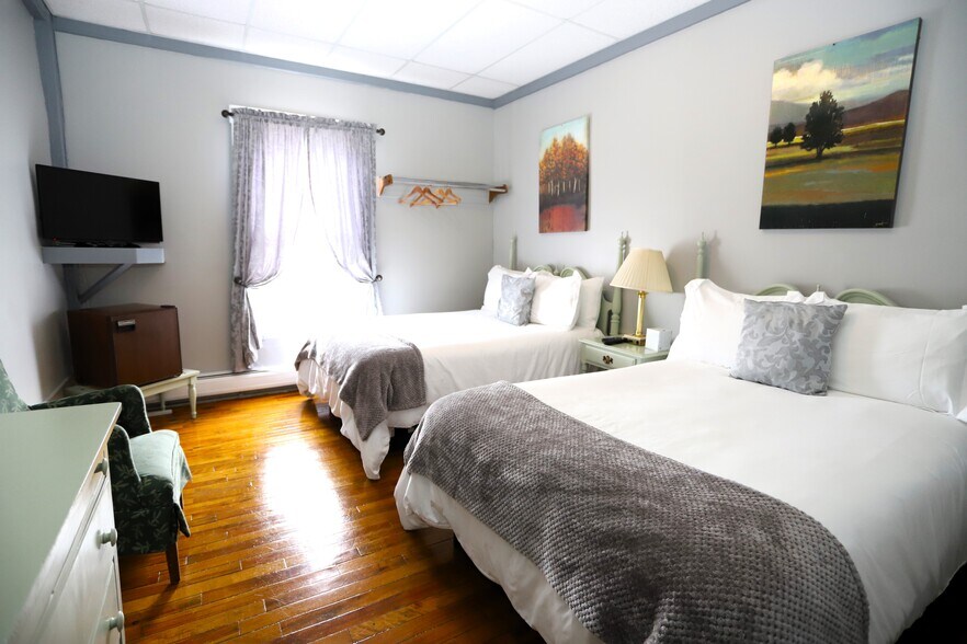 More Photos Of 138 Cross St, Brighton Hotel For Sale