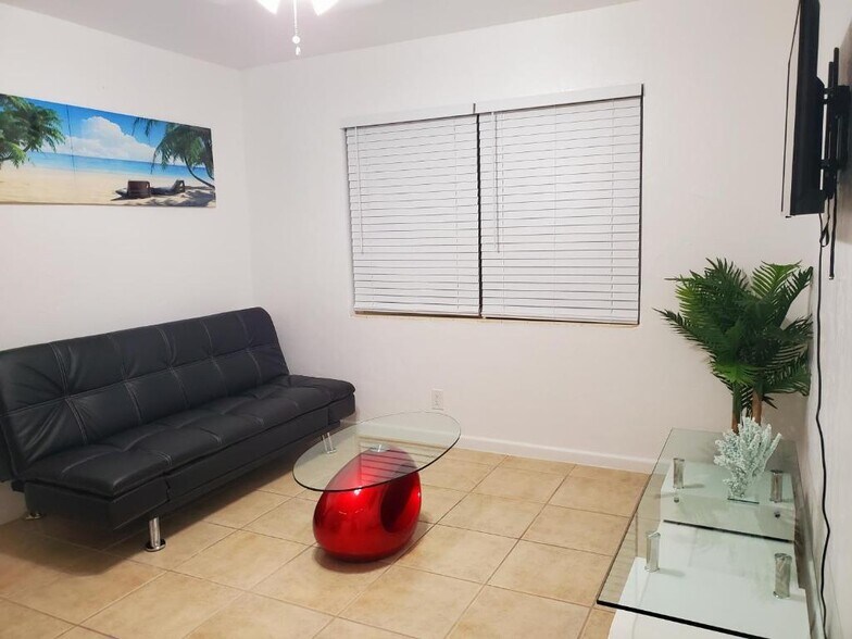 More Photos Of 101-107 Tacoma Ln, West Palm Beach Apartments For Lease