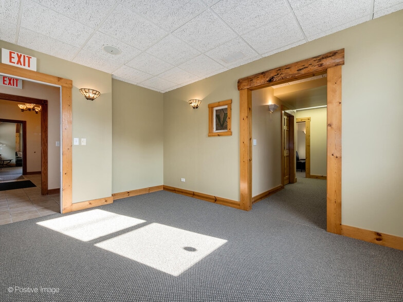 More Photos Of 1125 N Delany Rd, Gurnee Medical For Sale