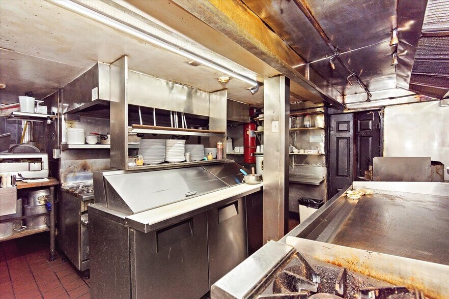 More Photos Of 337 W Big Bear Blvd, Big Bear City Restaurant For Sale