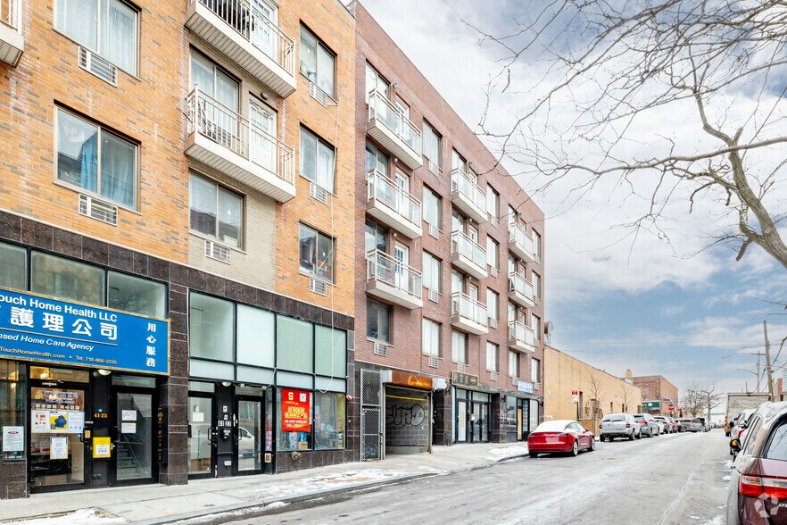 More Photos Of 4109-4131 Haight St, Flushing Apartments For Sale