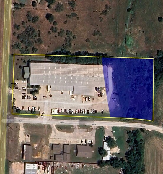 More Photos Of 1850 N Stemmons St, Sanger Industrial For Sale