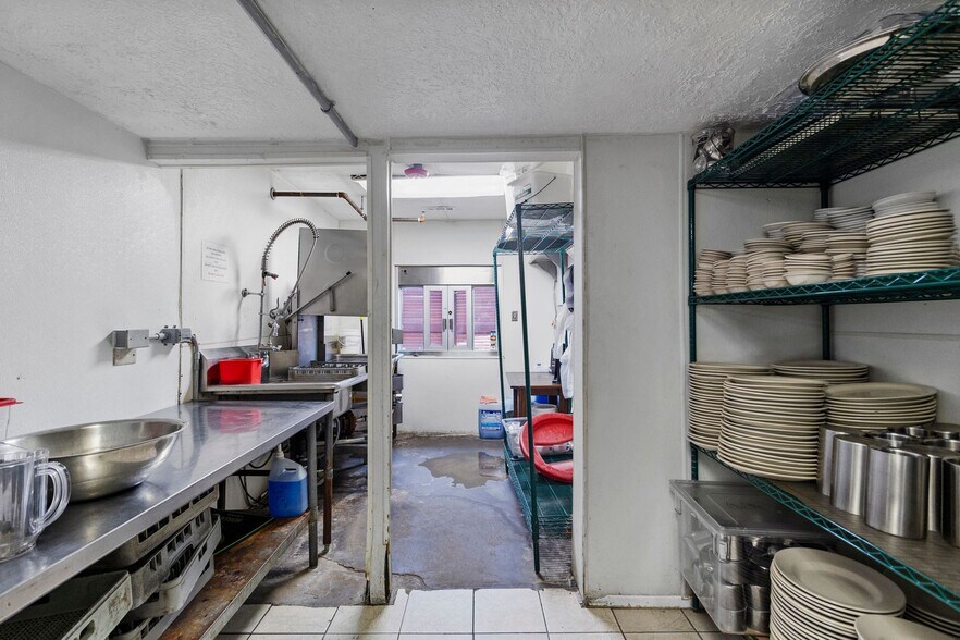 More Photos Of 25911 I-45, Spring Restaurant For Sale